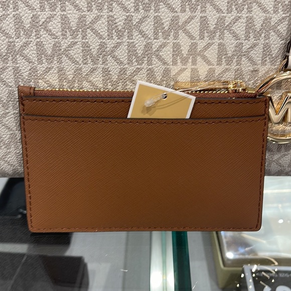 MICHAEL KORS
Jet Set Travel Medium Top Zip Leather Card Case Wallet 
Luggage
NWT - Picture 5 of 16